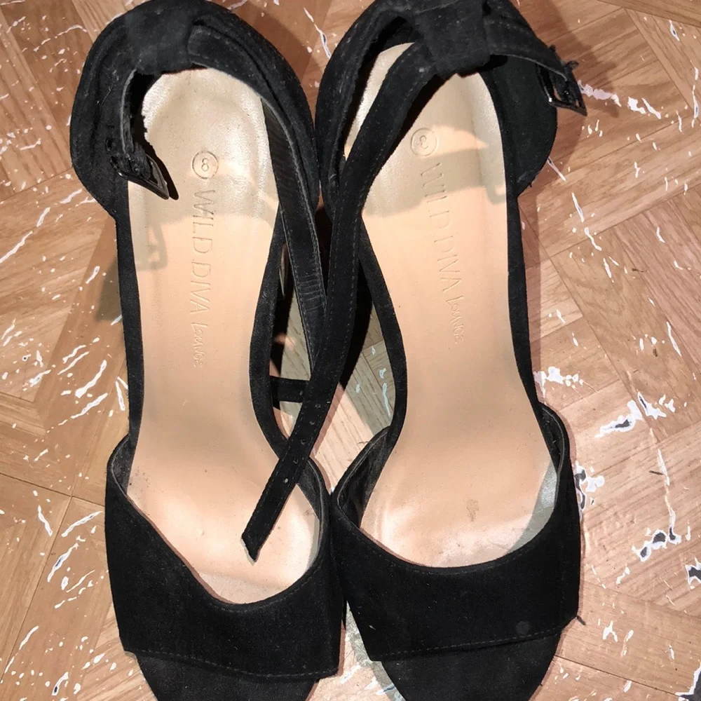 Heels 👠 - Picture 2 of 5